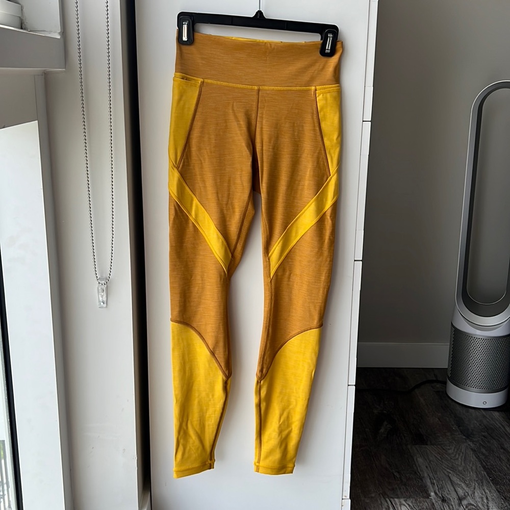 Yellow Colorblock Women's Active Leggings